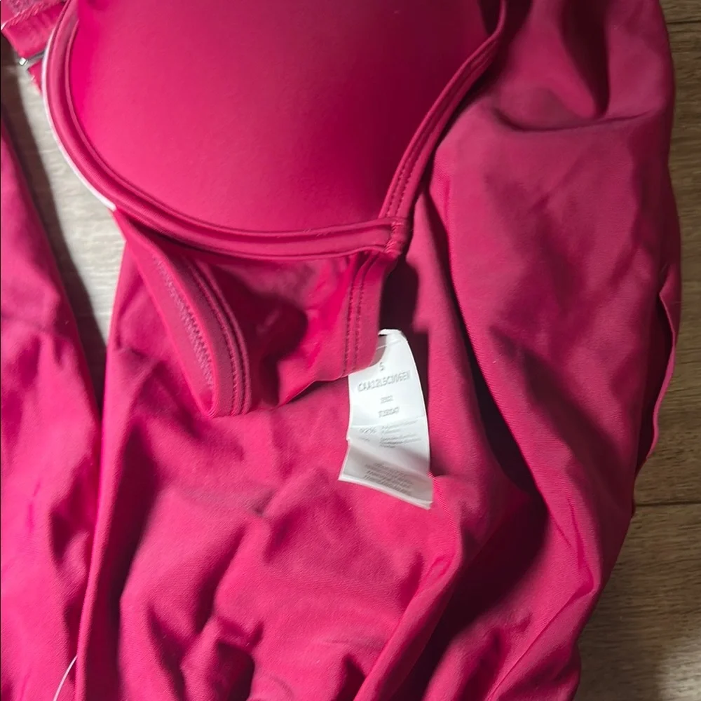 Cupshe Red One Piece Swimsuit with Plunging V-Neck & top that goes underneath. - Picture 5 of 7